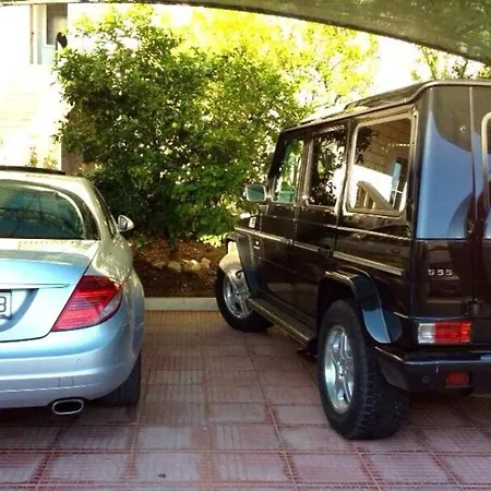 With A Parking Space - 20436